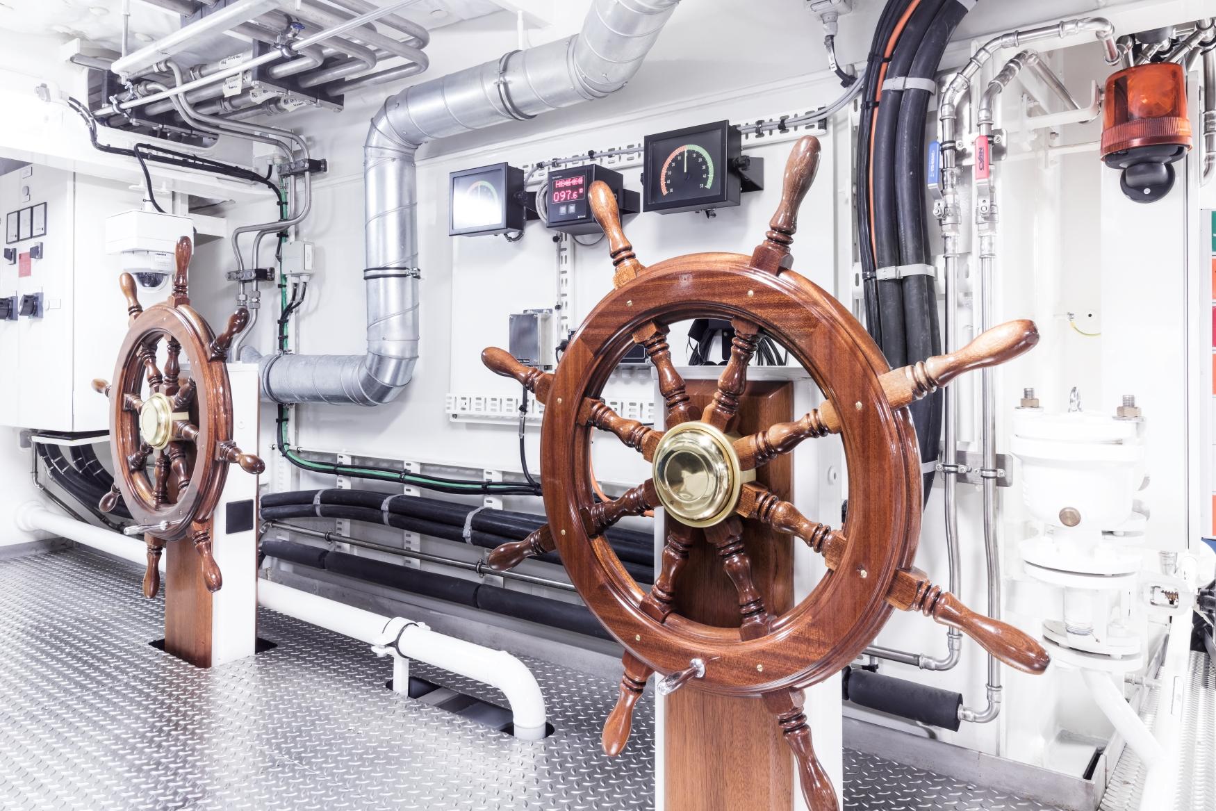 2010 Custom Lloyd Werft photo 24