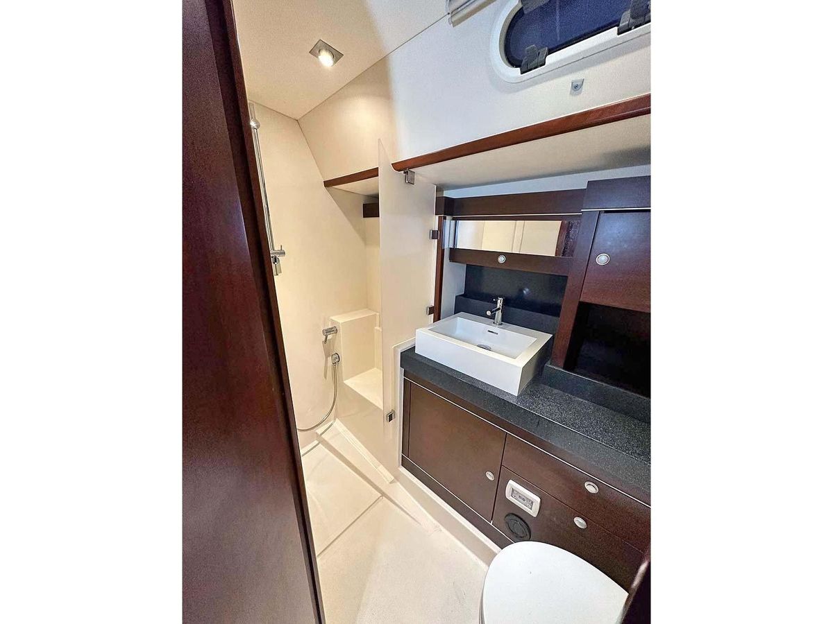 2010 Hanse 545 photo 27