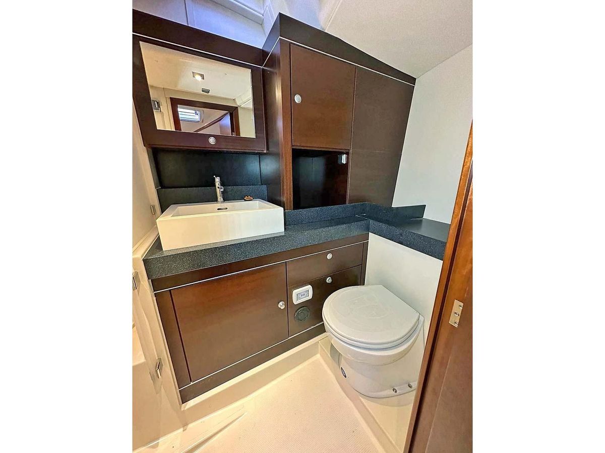 2010 Hanse 545 photo 31