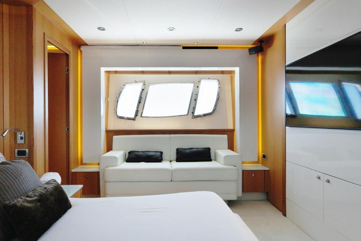 2011 Sunseeker Predator 84 photo 8