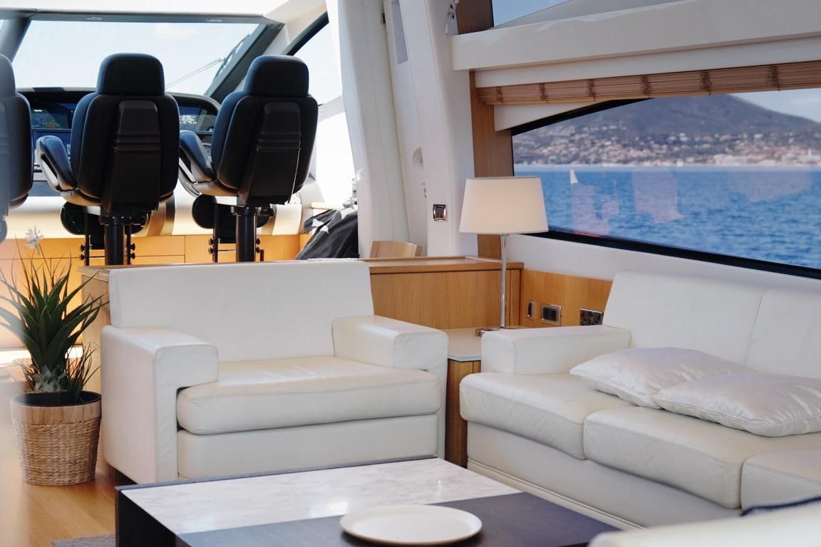 2011 Sunseeker Predator 84 photo 9