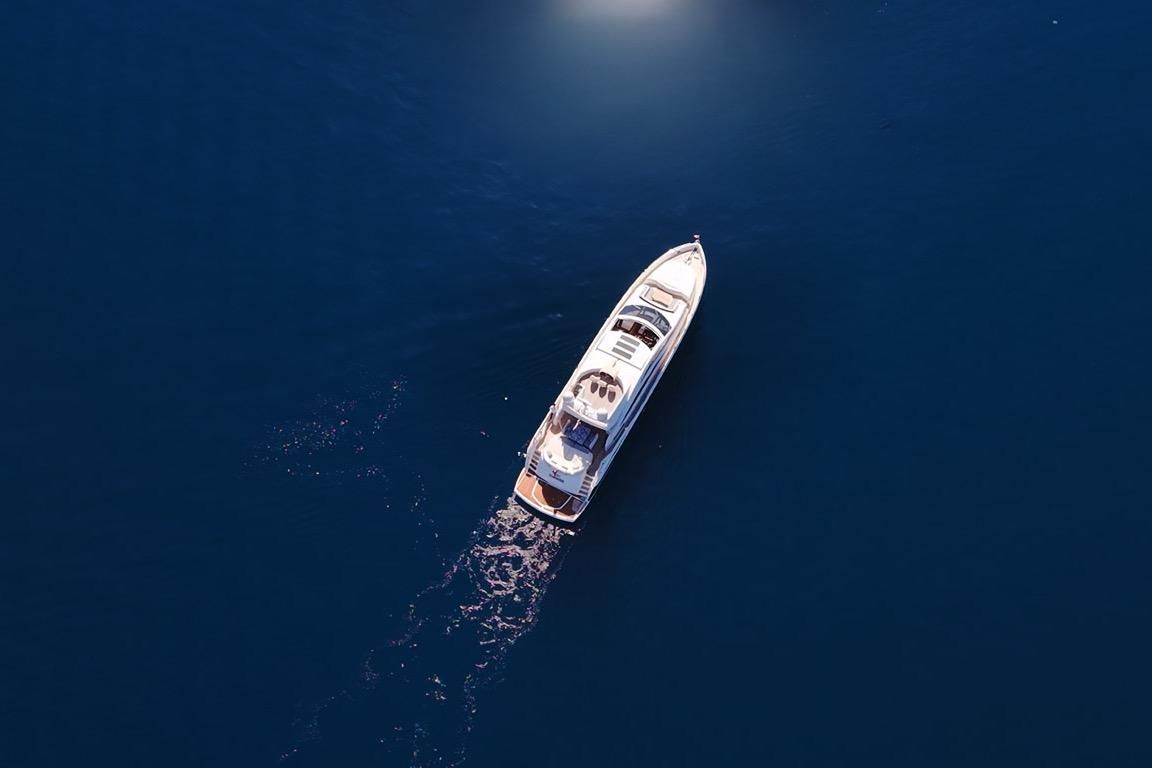 2011 Sunseeker Predator 84 photo 12