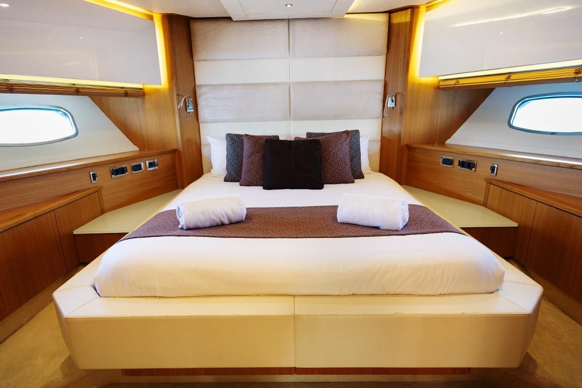 2011 Sunseeker Predator 84 photo 14