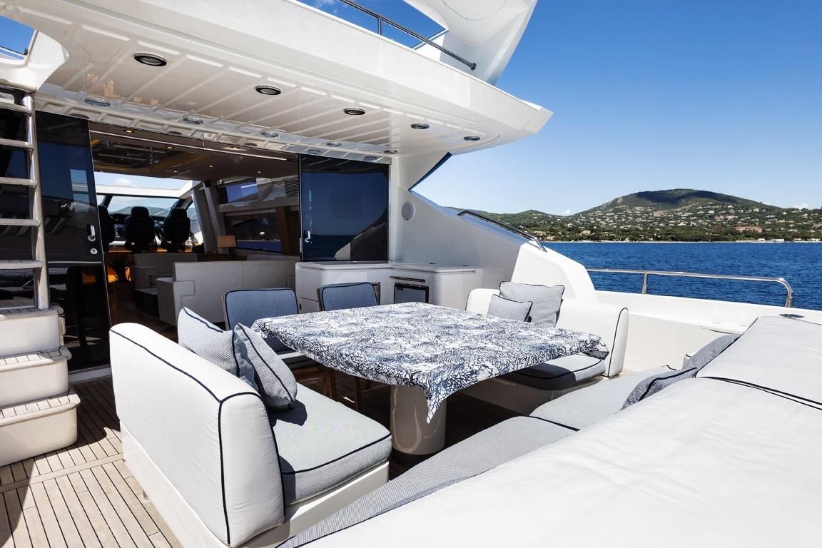 2011 Sunseeker Predator 84 photo 16