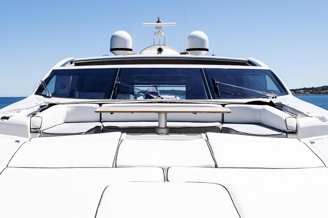 2011 Sunseeker Predator 84 photo 19