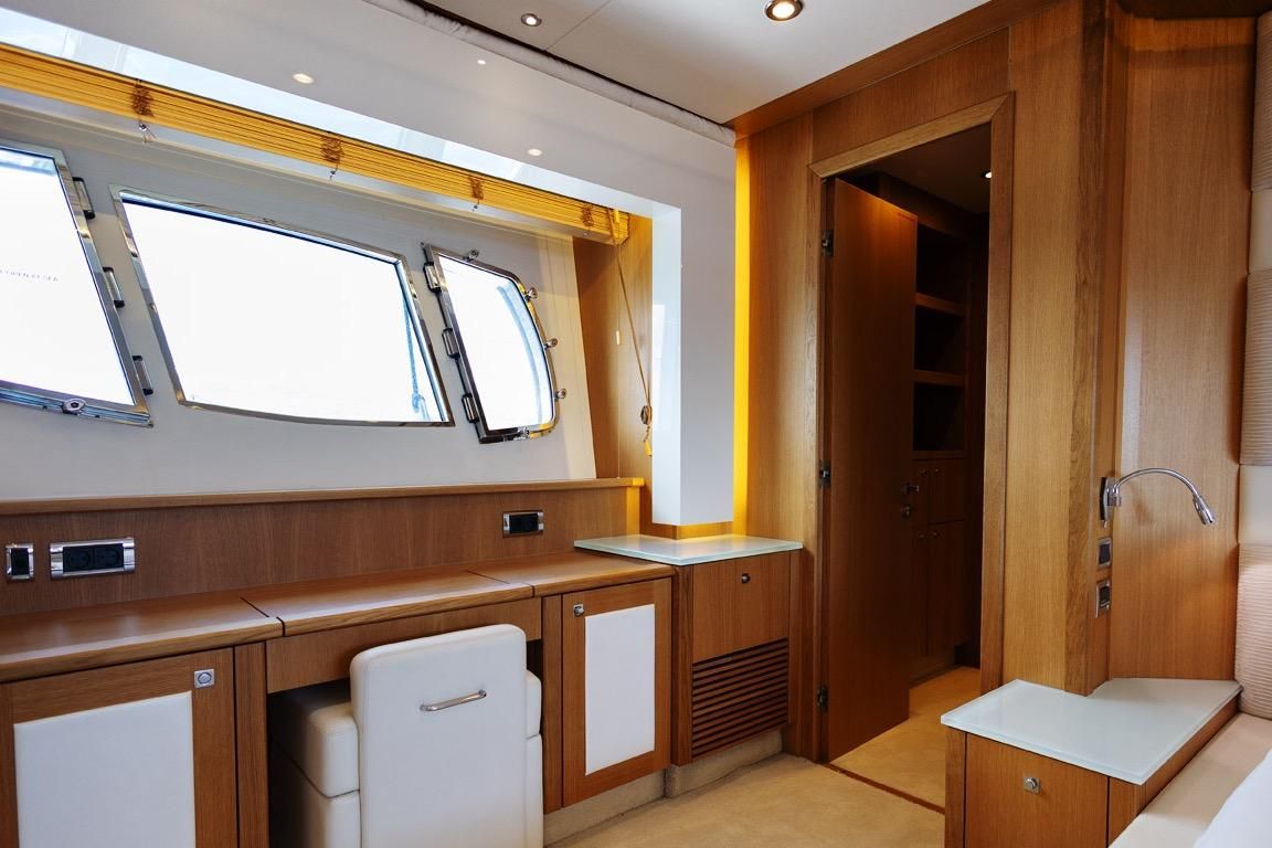 2011 Sunseeker Predator 84 photo 23