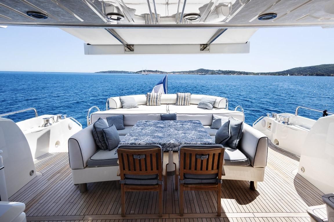 2011 Sunseeker Predator 84 photo 26