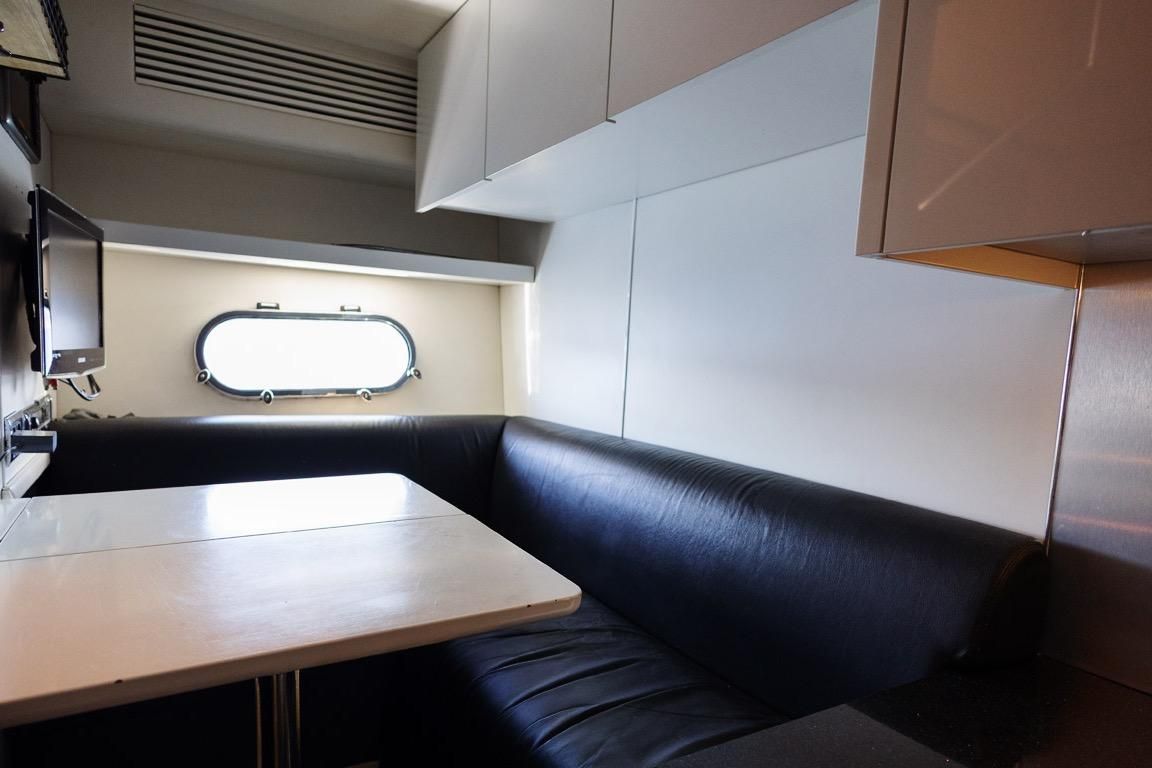 2011 Sunseeker Predator 84 photo 27