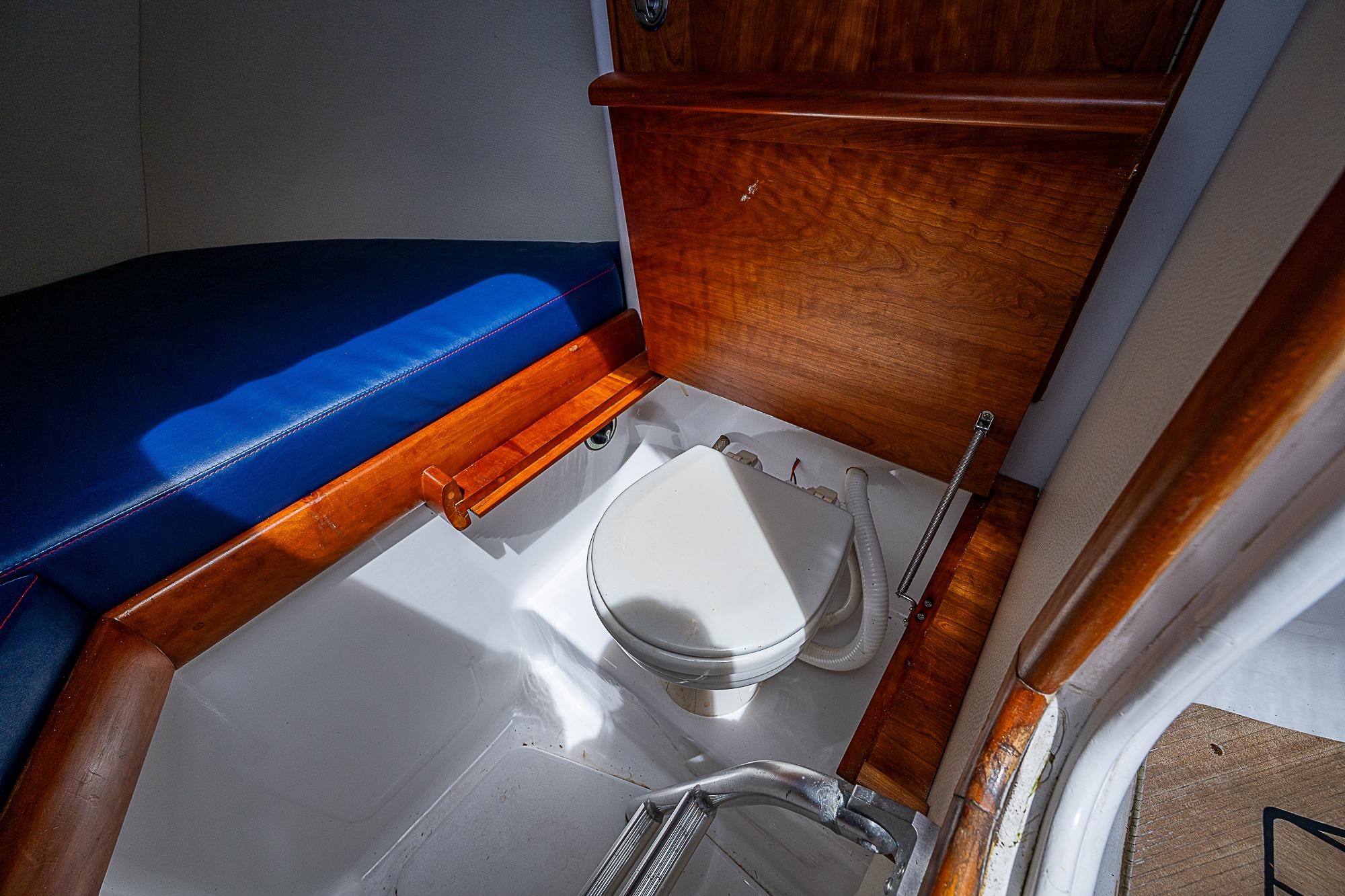 2011 Winter Custom Yachts Custom Carolina photo 14