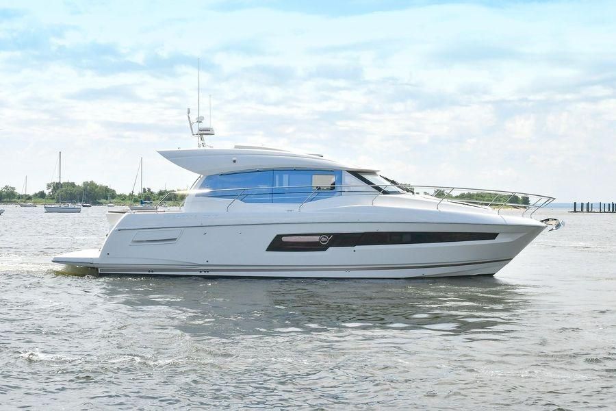 2019 Prestige 460 photo 2