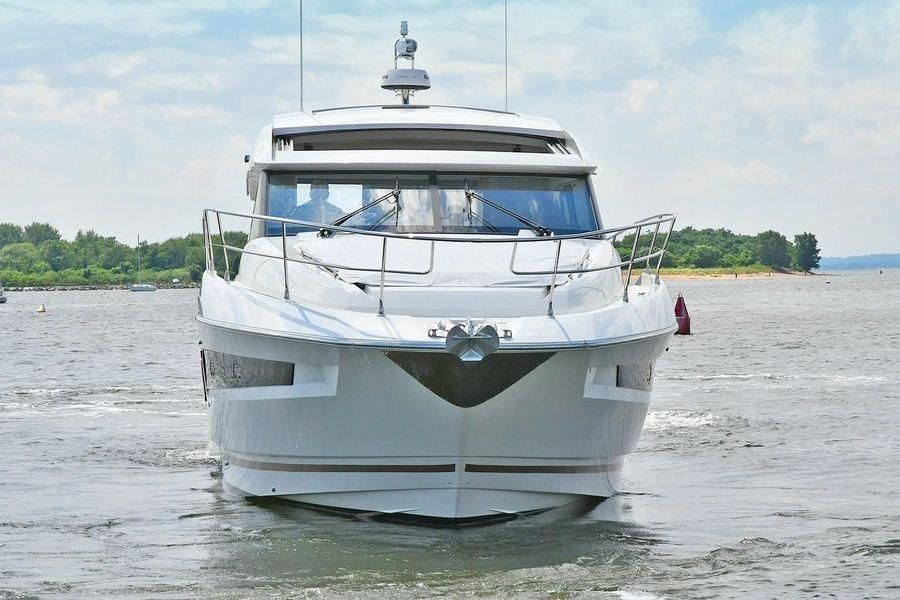 2019 Prestige 460 photo 3
