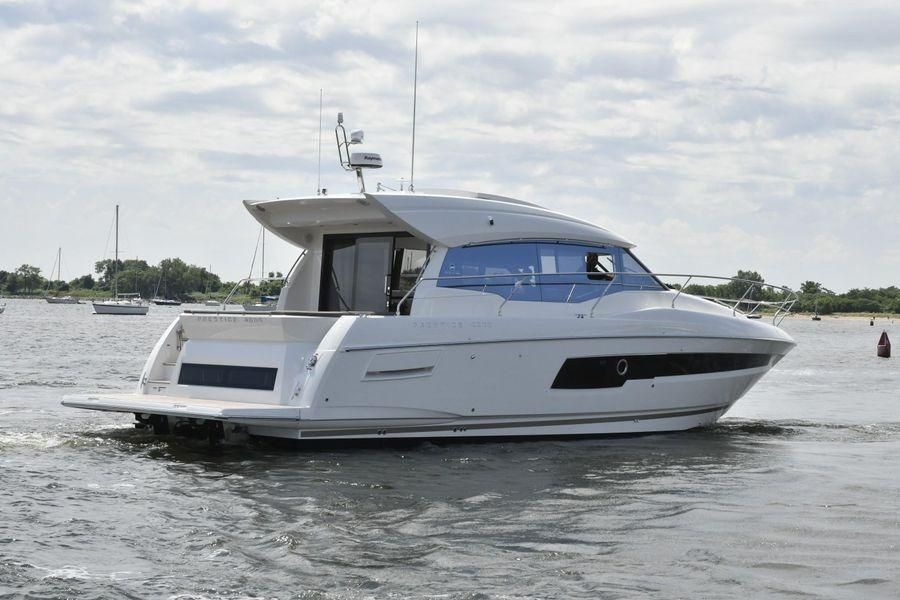 2019 Prestige 460 photo 4