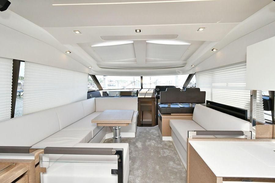 2019 Prestige 460 photo 11