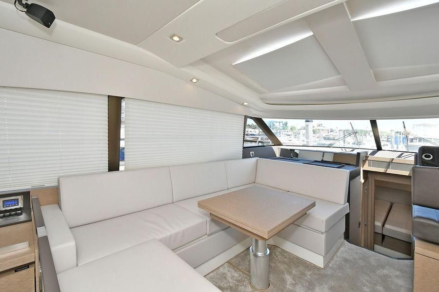 2019 Prestige 460 photo 15