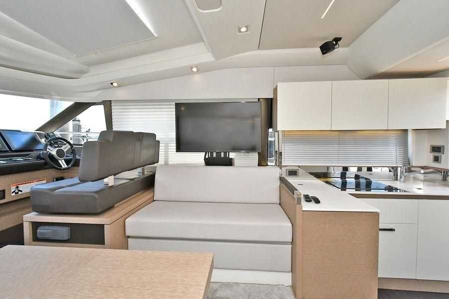 2019 Prestige 460 photo 32