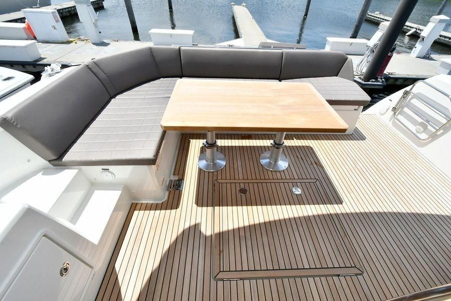 2019 Prestige 460 photo 33