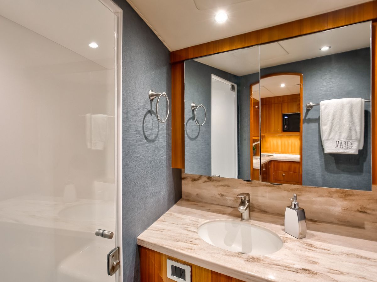 2019 Viking 38 Billfish photo 22