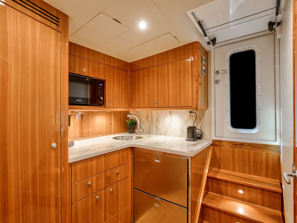 2019 Viking 38 Billfish photo 24
