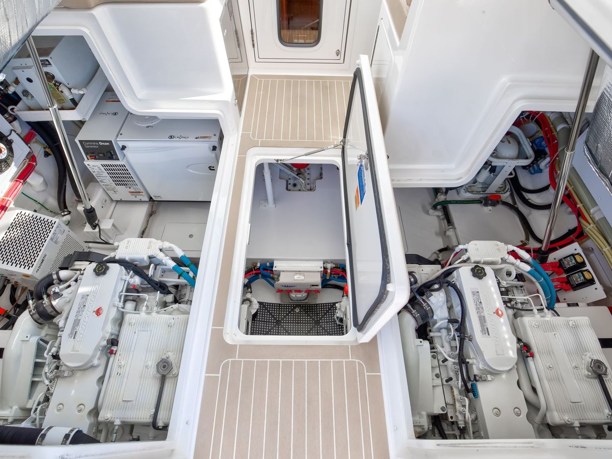 2019 Viking 38 Billfish photo 25