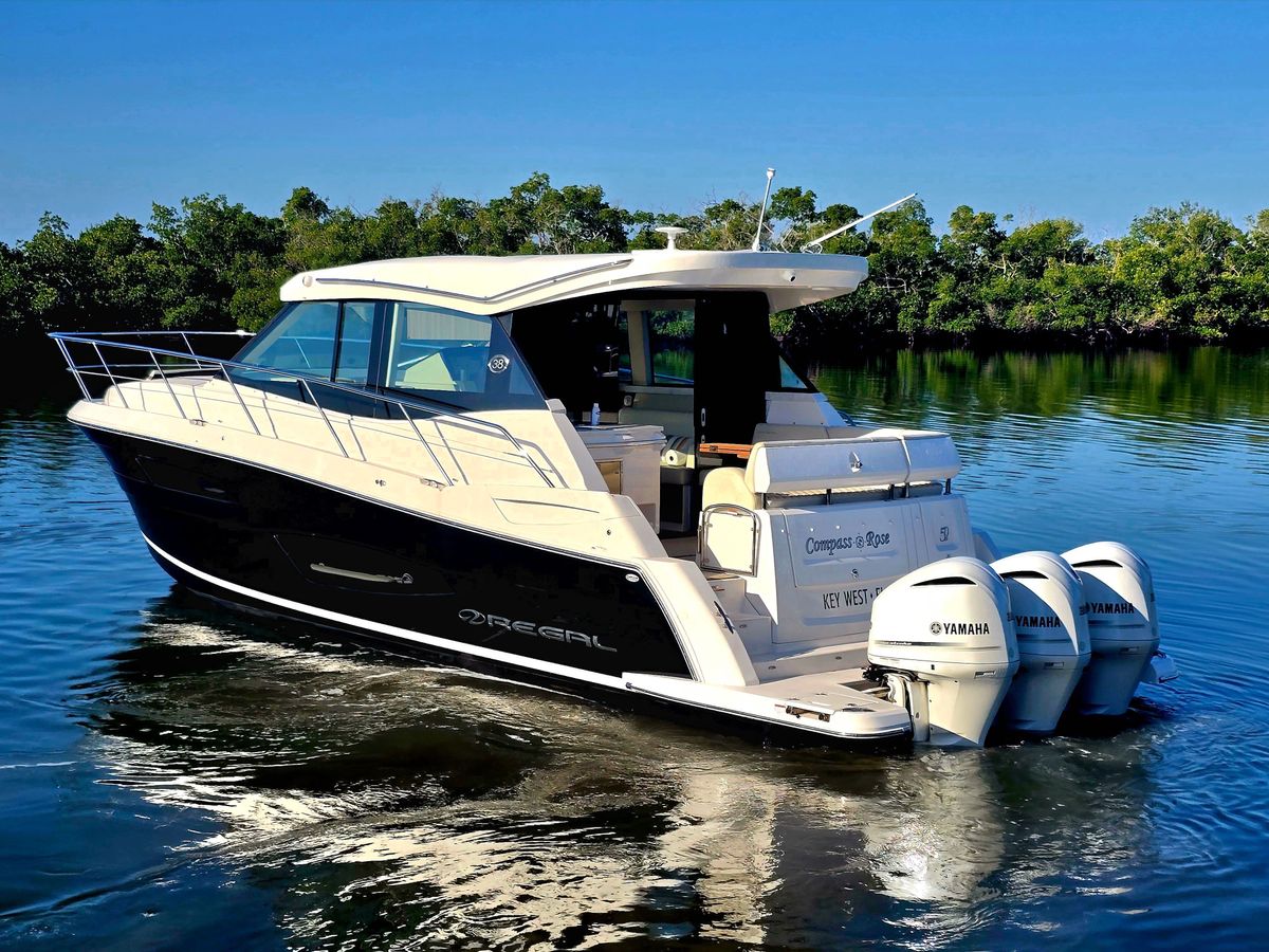2021 Regal 38 XO photo 3