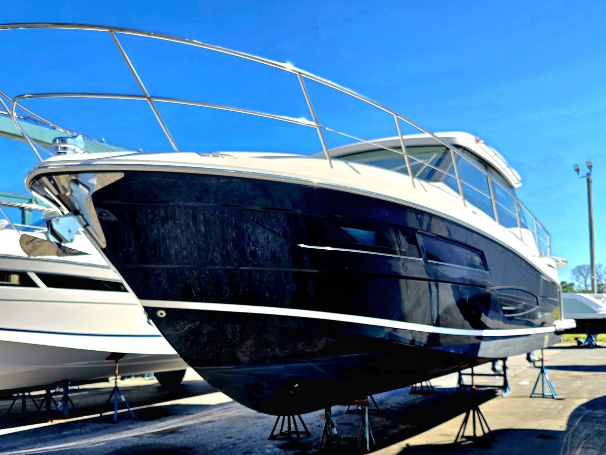 2021 Regal 38 XO photo 6