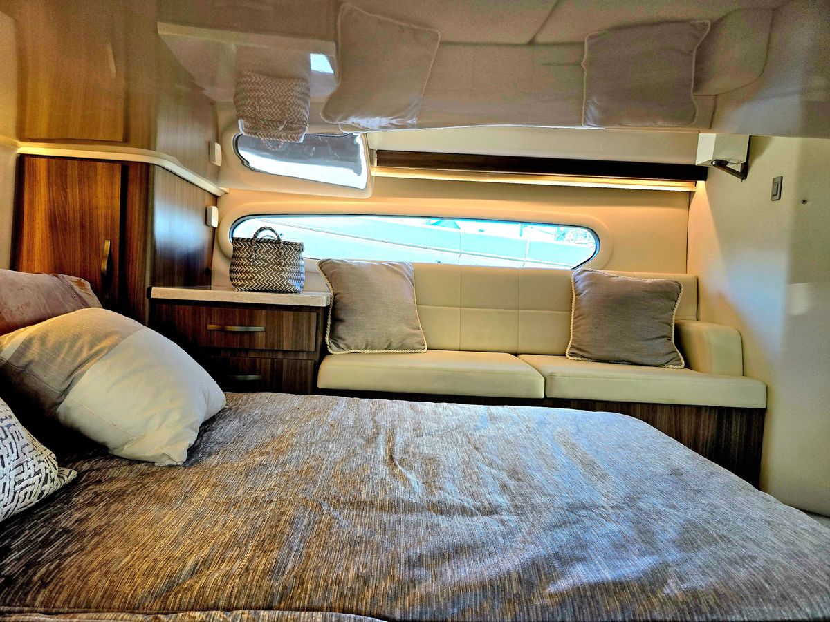 2021 Regal 38 XO photo 21