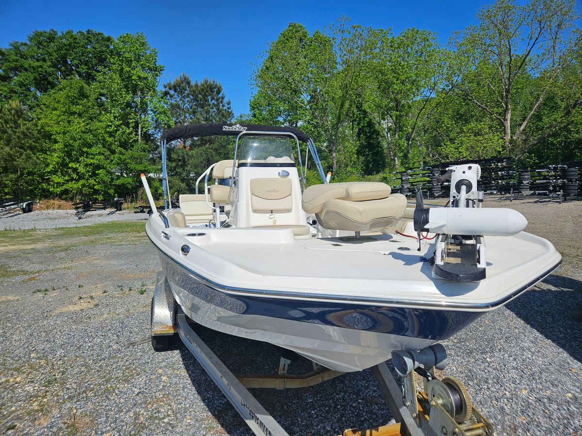 2022 NauticStar 211 Hybrid photo 7
