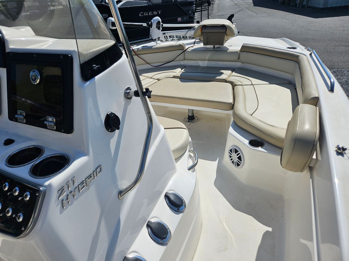 2022 NauticStar 211 Hybrid photo 8