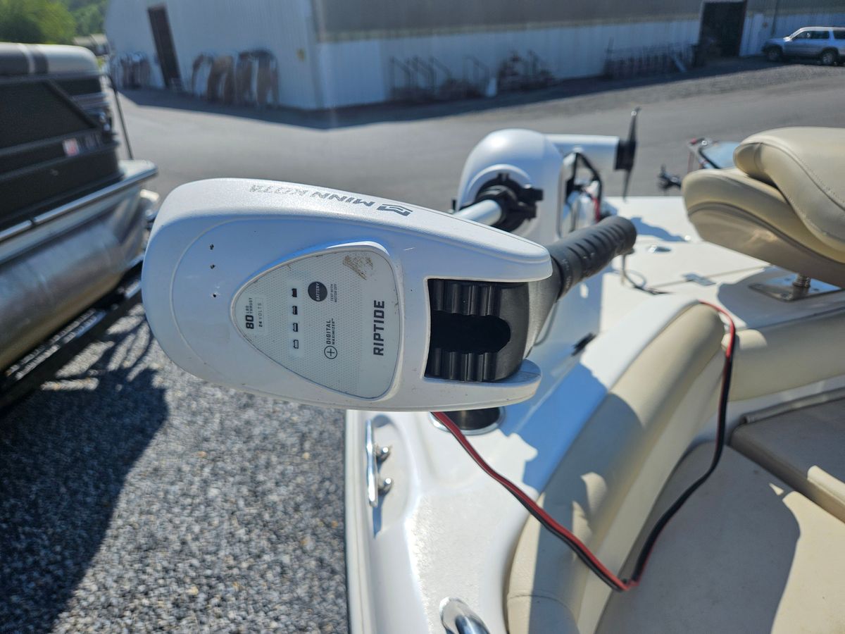 2022 NauticStar 211 Hybrid photo 12