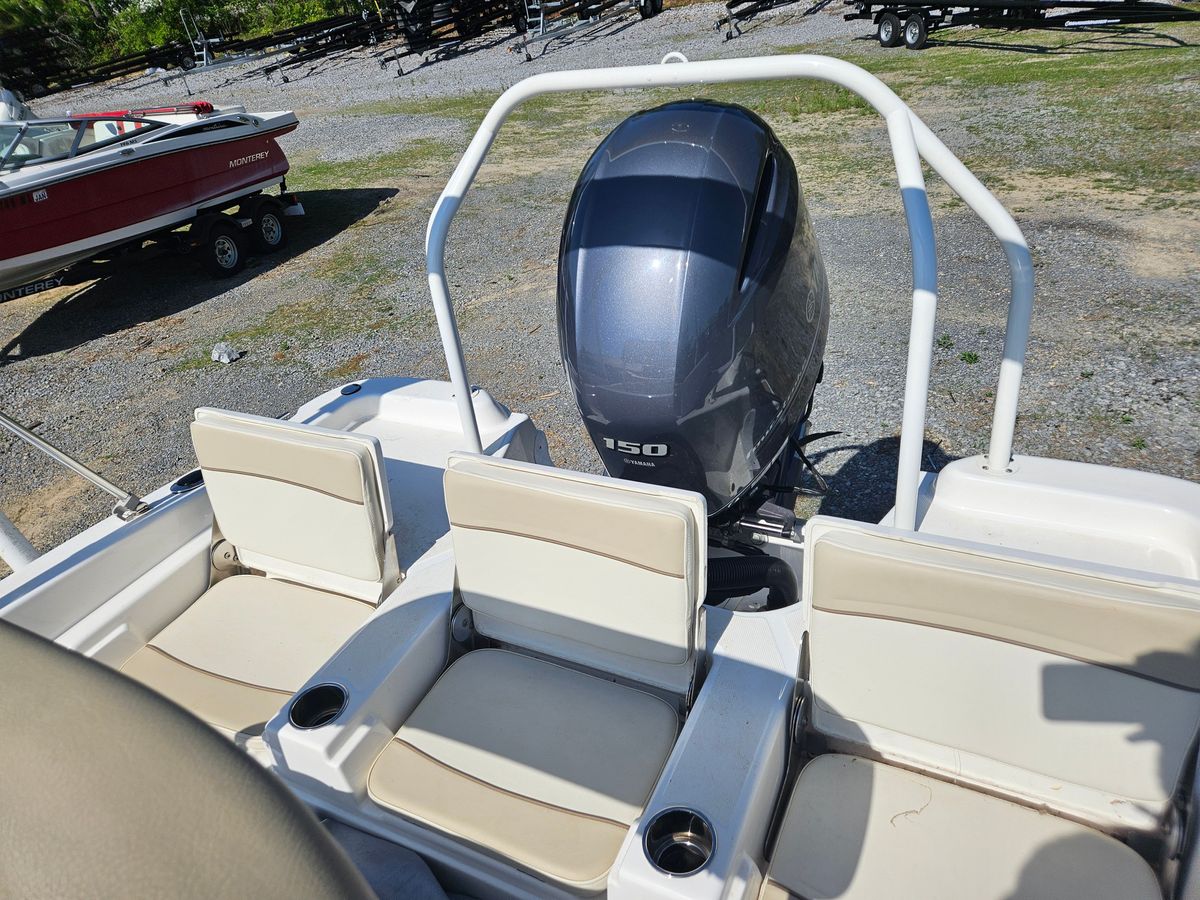 2022 NauticStar 211 Hybrid photo 13