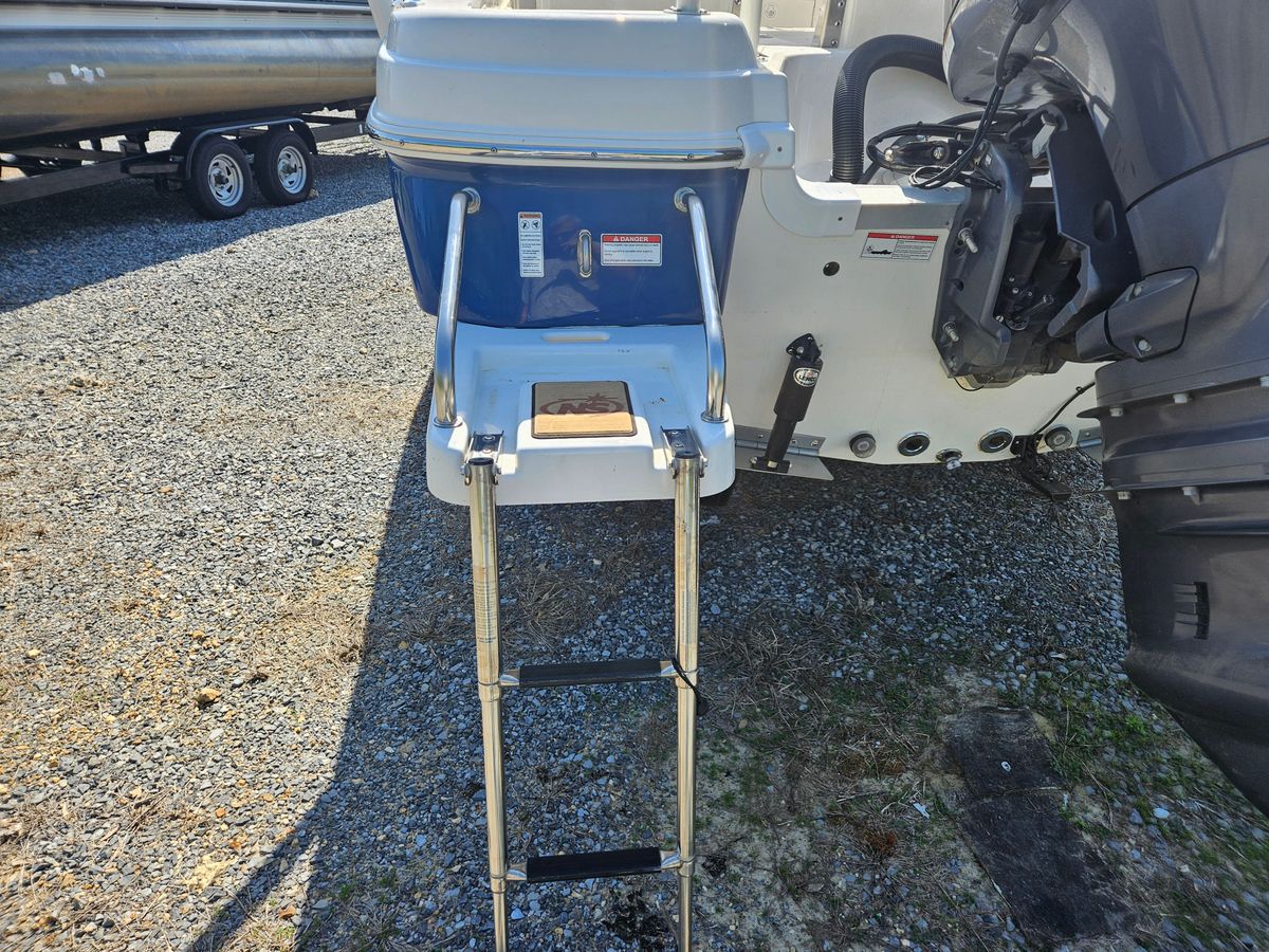 2022 NauticStar 211 Hybrid photo 14