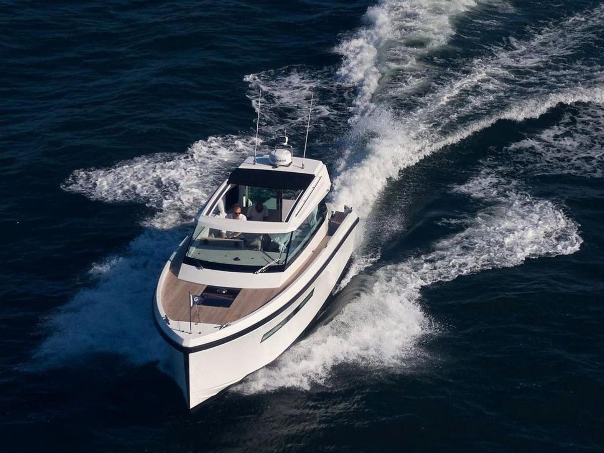 2023 Delta Powerboats 33 Coupe