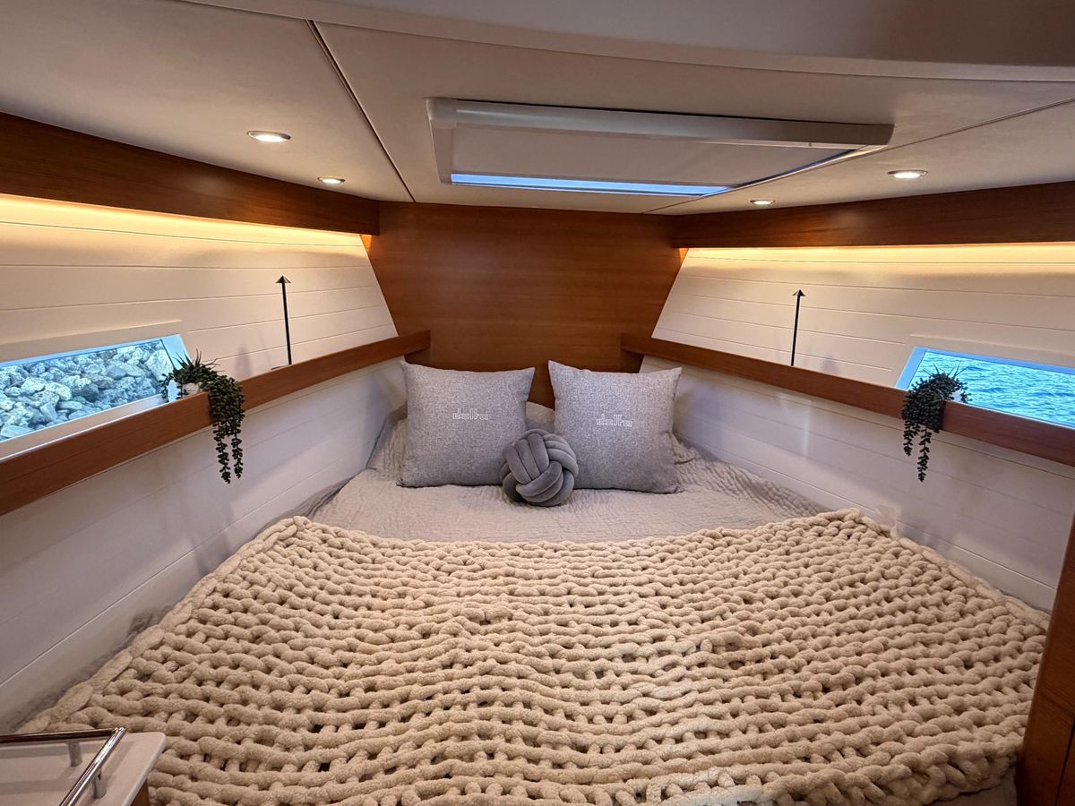2023 Delta Powerboats 33 Coupe photo 13