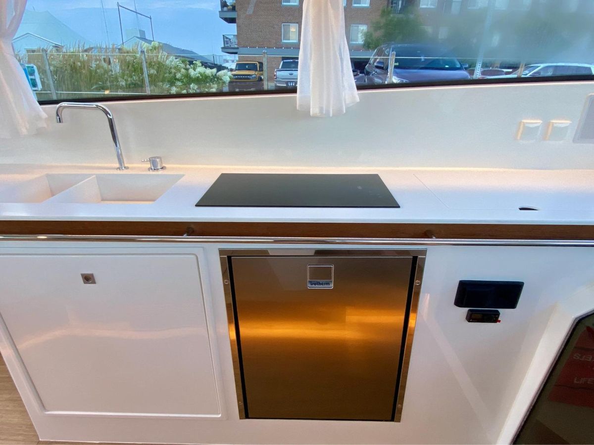 2023 Delta Powerboats 33 Coupe photo 32