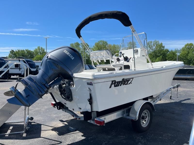 2025 Parker 18SE Center Console photo 3