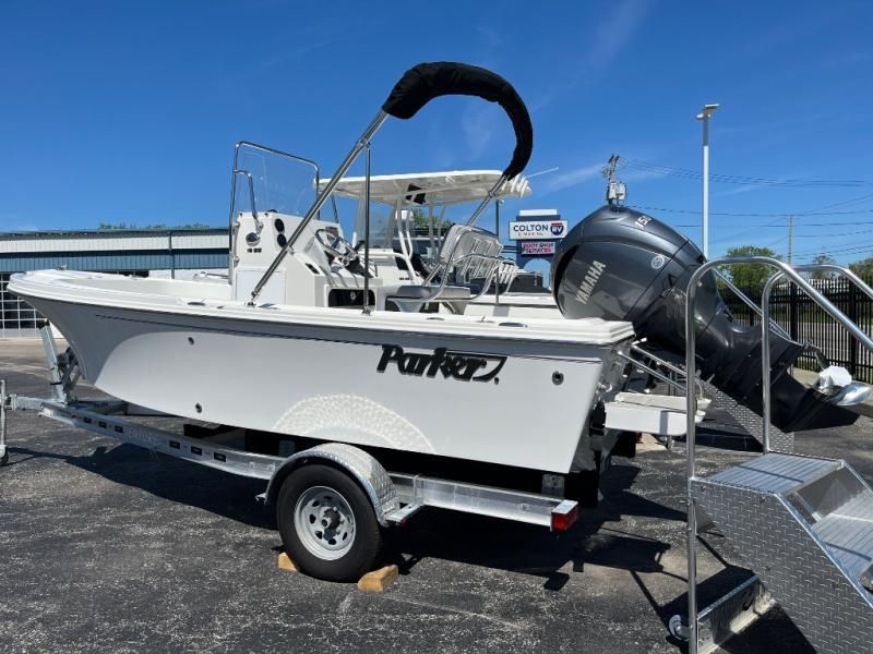 2025 Parker 18SE Center Console photo 4
