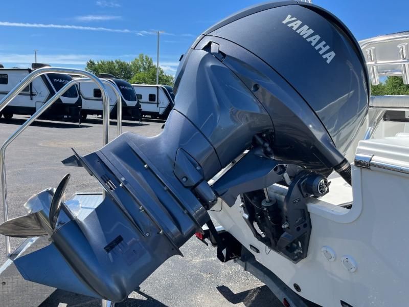 2025 Parker 18SE Center Console photo 6