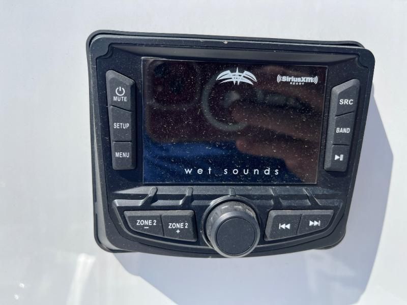 2025 Parker 18SE Center Console photo 11