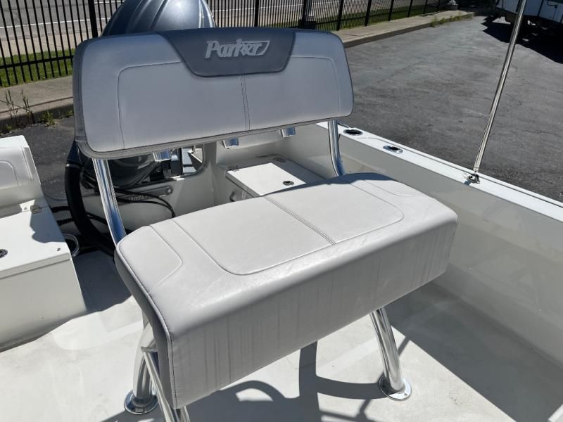 2025 Parker 18SE Center Console photo 14