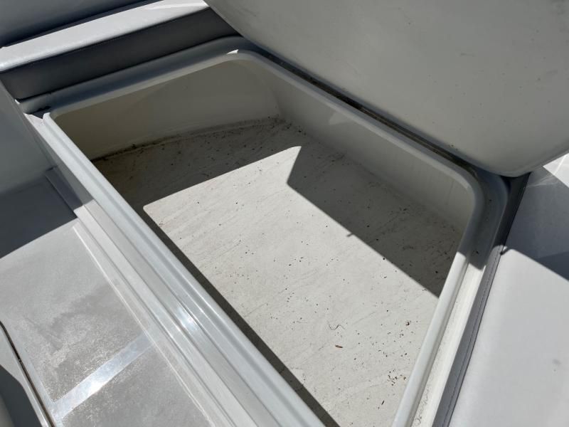 2025 Parker 18SE Center Console photo 15