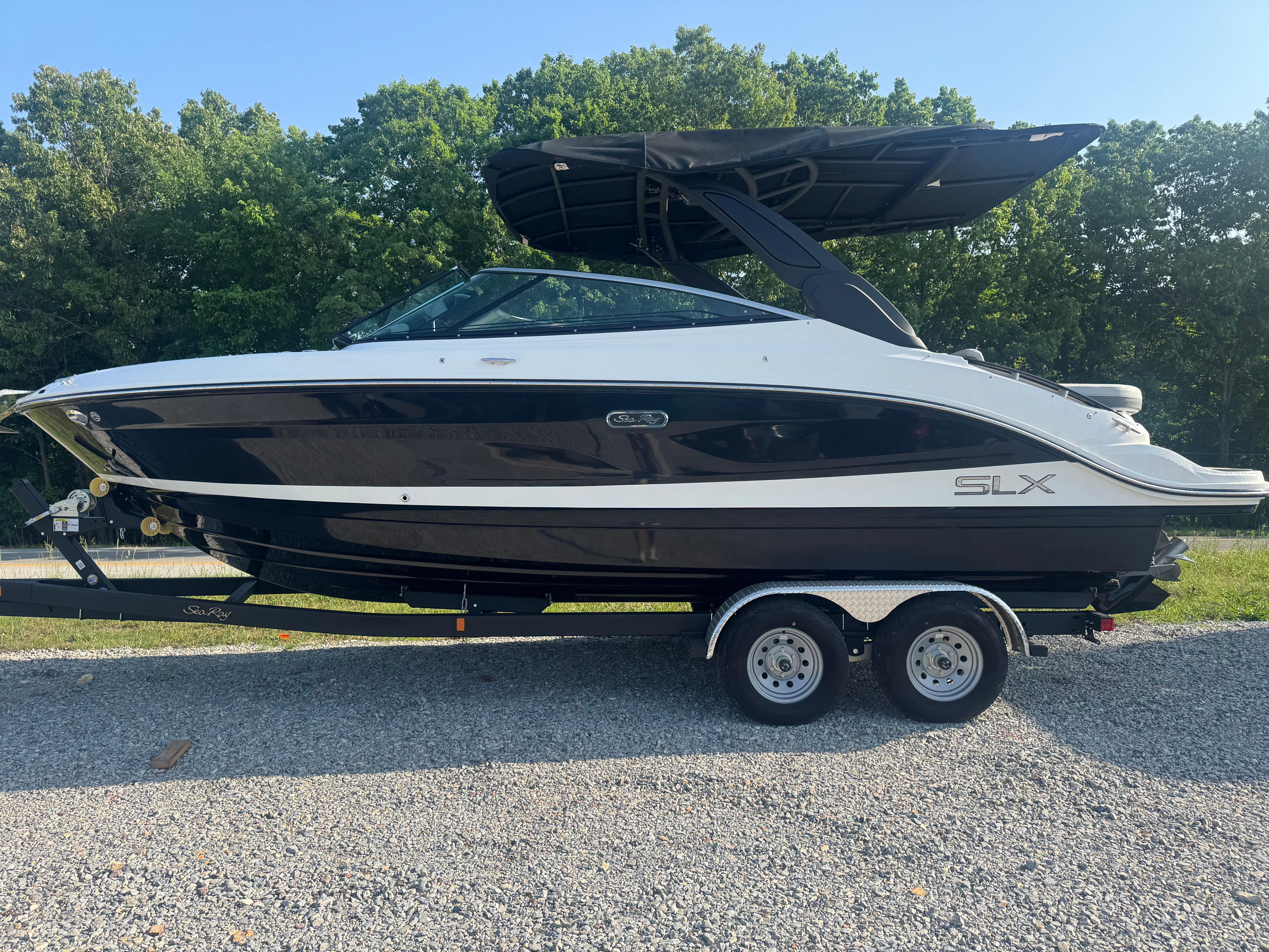 2025 Sea Ray SLX 260