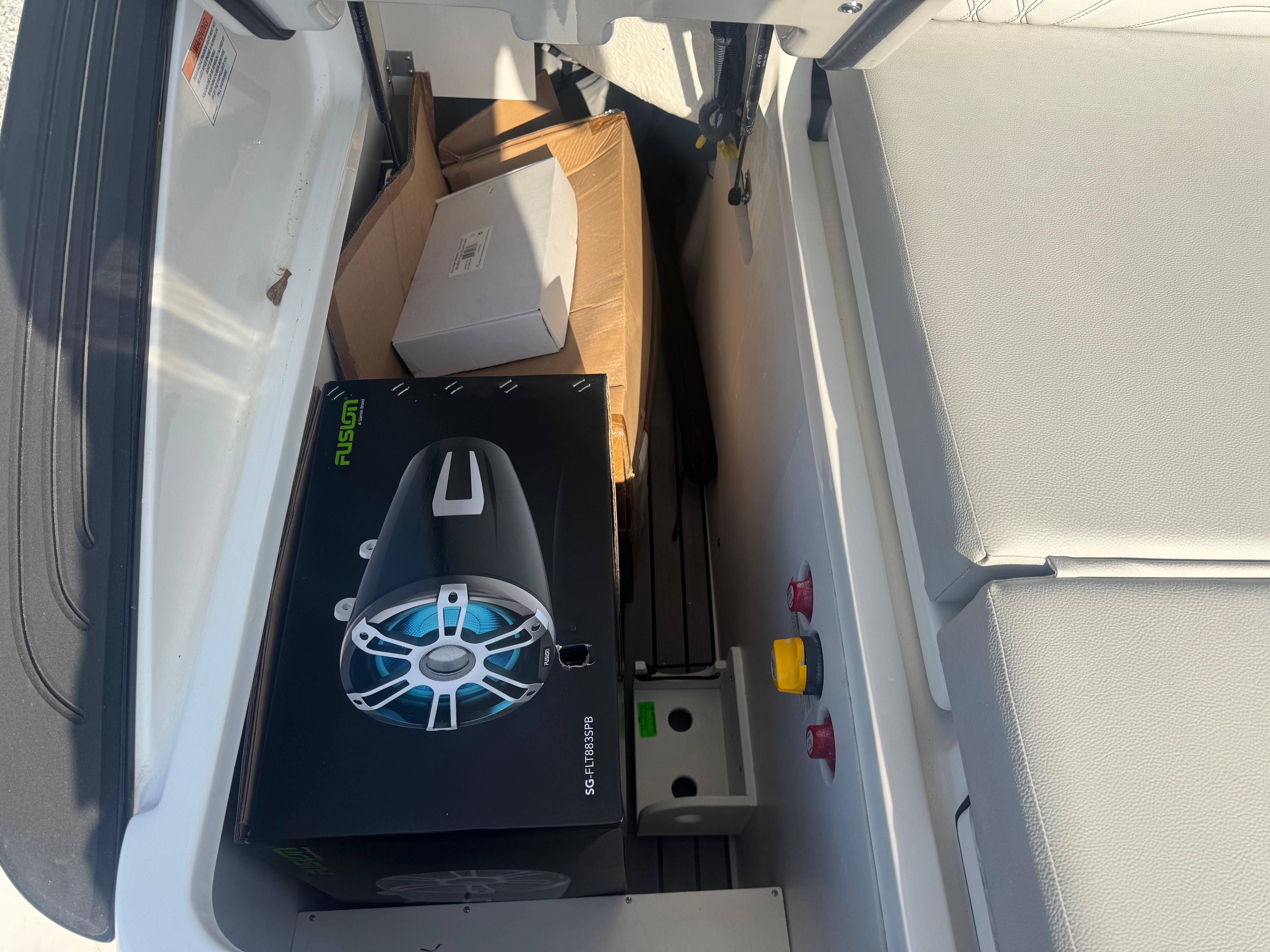 2025 Sea Ray SLX 260 photo 23