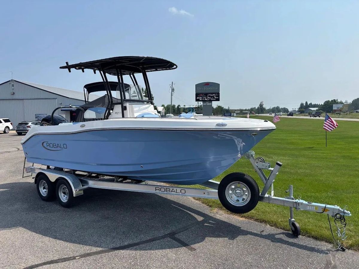2026 Robalo R202 Explorer