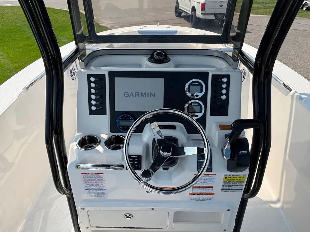 2026 Robalo R202 Explorer photo 9