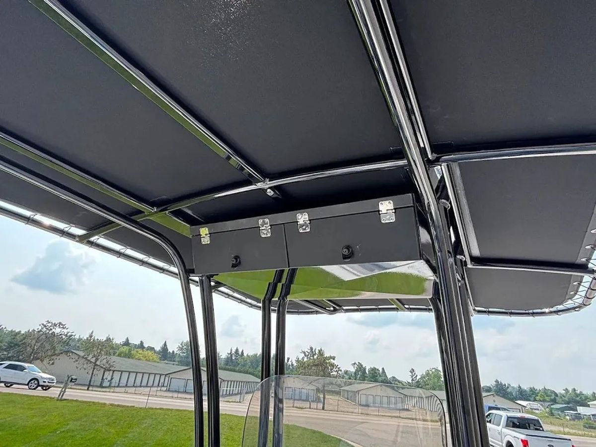 2026 Robalo R202 Explorer photo 11