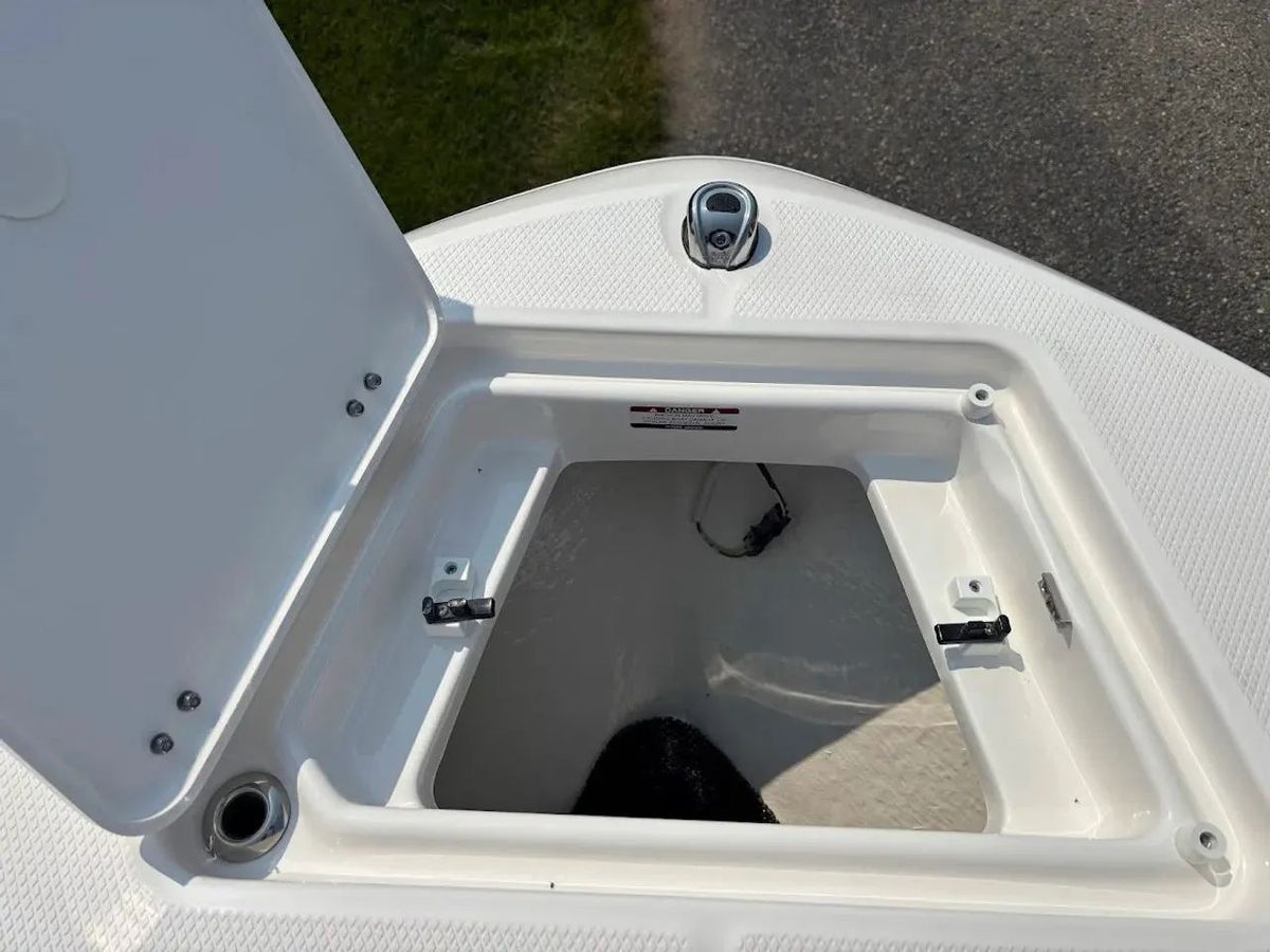 2026 Robalo R202 Explorer photo 17