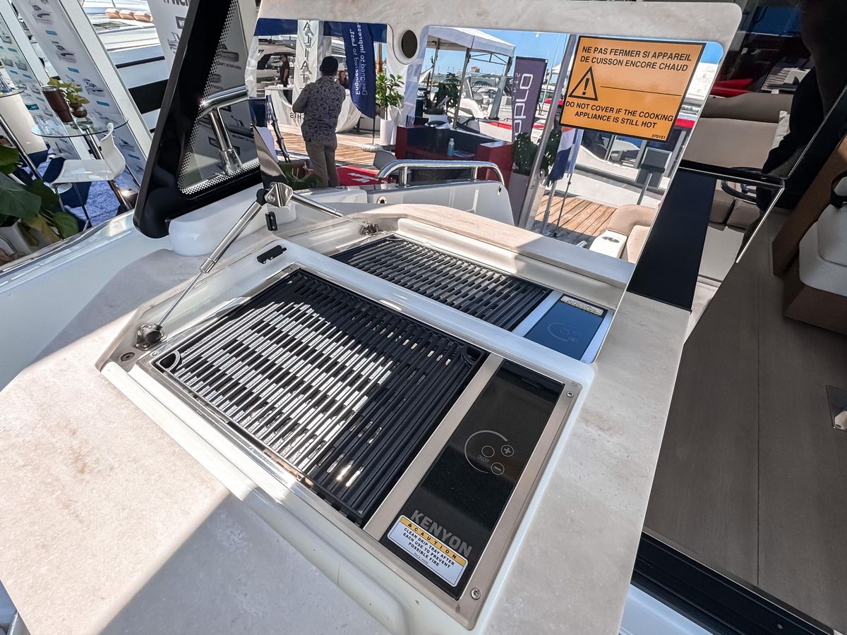 2026 Wellcraft 44 Explorer photo 11