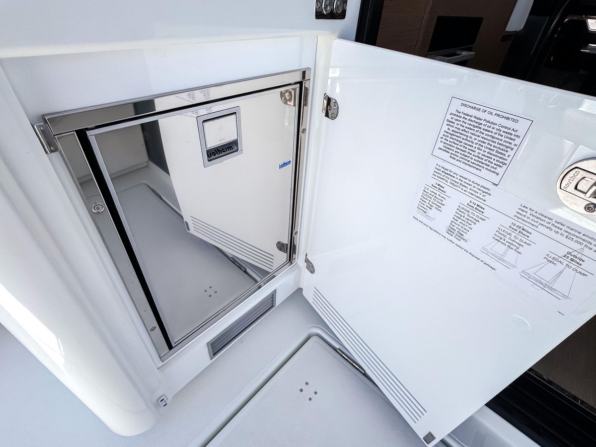 2026 Wellcraft 44 Explorer photo 12