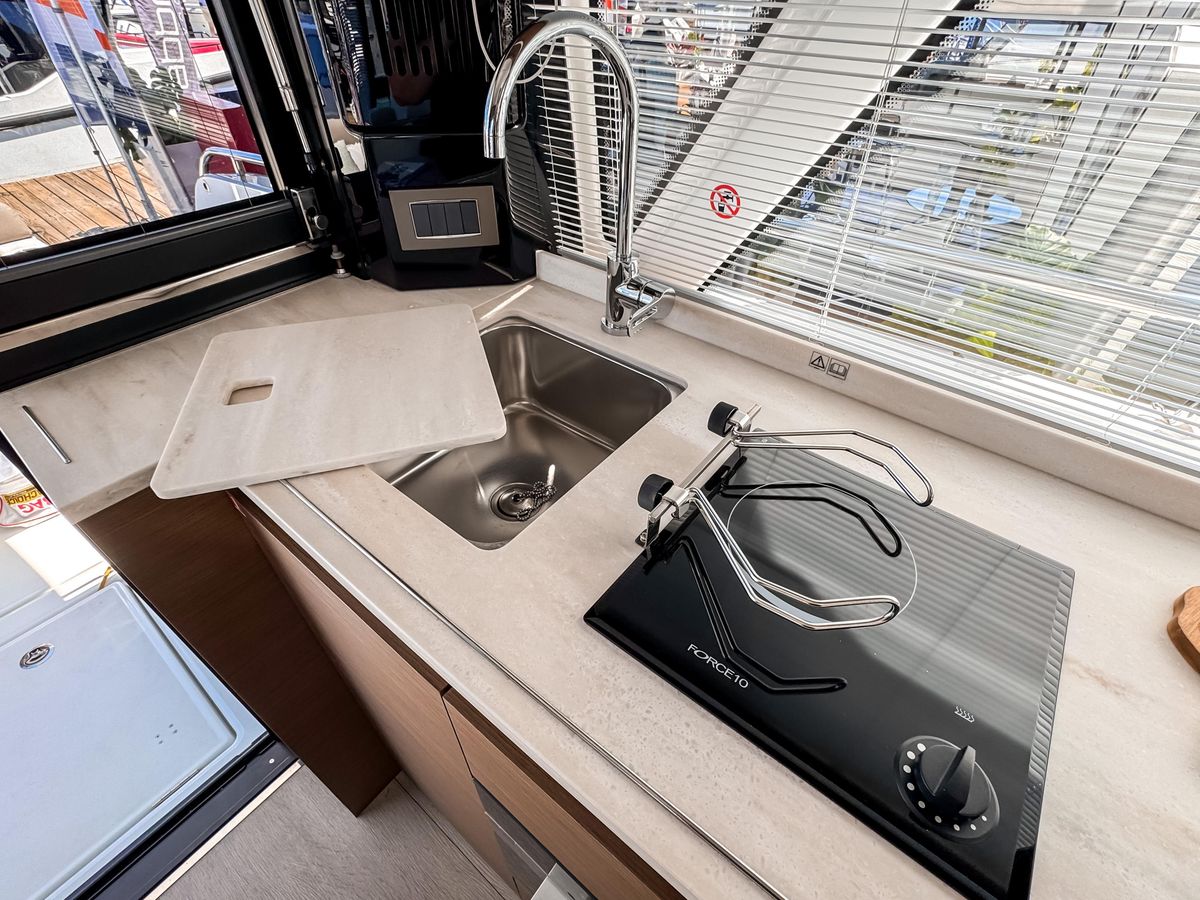 2026 Wellcraft 44 Explorer photo 21