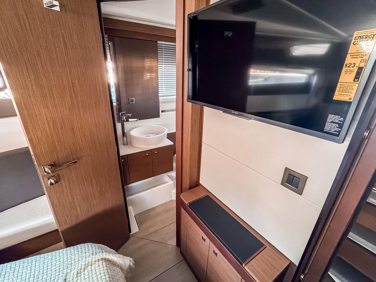 2026 Wellcraft 44 Explorer photo 43